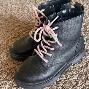 Girls boots, size 2